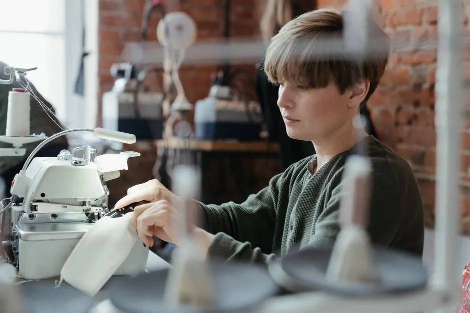 How to Choose the Best Uniform Manufacturer: 10 Essential Factors Every Business Should Consider